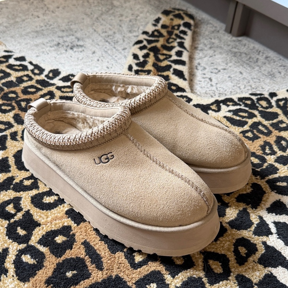 UGG Tazz Platform Slippers Mustard Seed Sz 9